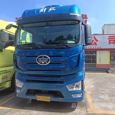 Trasporto a lunga distanza 560 CV camion di traino con sedile a sospensione a aria e serbatoio di carburante da 400 l