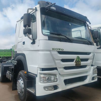 Potente HOWO Truck Heavy Duty Traktor Truck merci con 6 mesi di servizio post-vendita