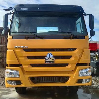 Trattore Sinotruck 6X4 con sedile a sospensione pneumatica e serbatoio del carburante da 600 litri