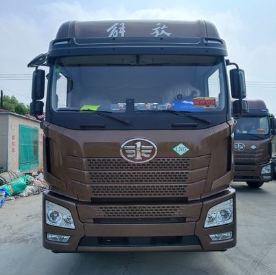 Vendita di 2024jh6 Trasporto 6X4 Traktor Truck con 7.435m*2.55m*3.705m Dimensione e 6 mesi
