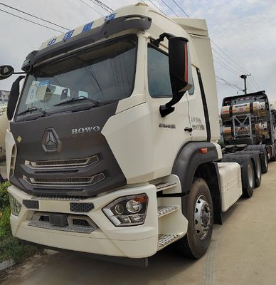 Disegno pneumatico senza tubi Sinotruck di seconda mano Sitrak HOWO 6X4 trattore a GNC