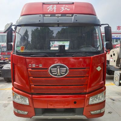 CA4250P66M25T1E6 Liberazione J6p Camione da trasporto a trazione 6 * 4/4 * 2/6 * 2 Trattore usato
