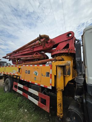 Camion pompatore a telaio Sinotruk con cabina con condizionatore d'aria e sistema di sterzo idraulico