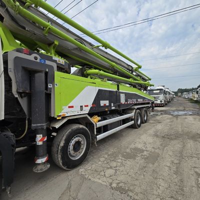 Pneumatici e camion pompaggio rinnovati per telaio sinotruk bianco in stile di sollevamento anteriore