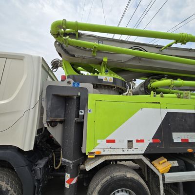 Pneumatici e camion pompaggio rinnovati per telaio sinotruk bianco in stile di sollevamento anteriore