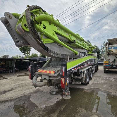 Pneumatici e camion pompaggio rinnovati per telaio sinotruk bianco in stile di sollevamento anteriore