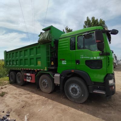 6X4 Sinotruk Dump Truck Chassis Heavy Duty Carbon Steel Cargo Box Motore Capacità 4-6L
