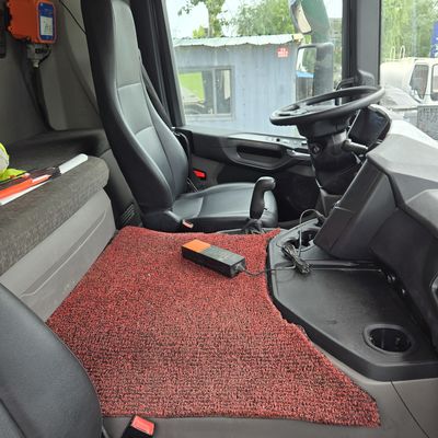 Tipo di sollevamento anteriore Sinotruk Chassis Pump Trucks Capacità di carico 21-30t Sedile ≤5
