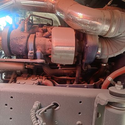 Camionetto diesel Sinotruk 6X4 con pneumatici certificati ISO e sterzo idraulico