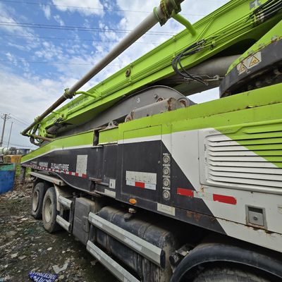 Chassis Sinotruk Equipaggiamento pesante con pneumatici senza tubi e componenti di pompa rinnovati