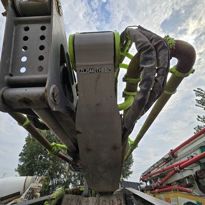 Chassis Sinotruk Equipaggiamento pesante con pneumatici senza tubi e componenti di pompa rinnovati