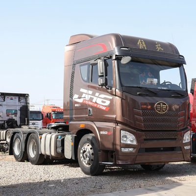 Camion a rimorchio per trasporto di carichi pesanti