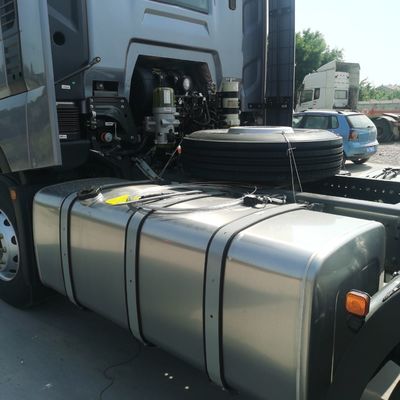 Sinotruk HOWO Max460 Stock Car Camion più venduto per ≤5 posti e caratteristiche personalizzate