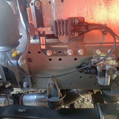 Potente Sinotruck Sitrak G7 CNG 6X4 Camion-trattore 480 CV con capacità del motore &gt; 8L