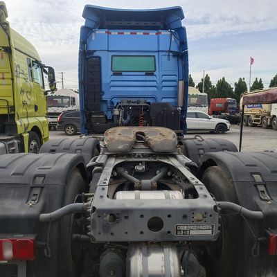 8×4 Zz4257n3247e1h 480 CV camion rimorchiato a semi-remolchi a GNC con serbatoio di 1000L e ≤5 posti a sedere