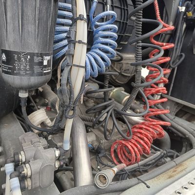 8×4 Zz4257n3247e1h 480 CV camion rimorchiato a semi-remolchi a GNC con serbatoio di 1000L e ≤5 posti a sedere