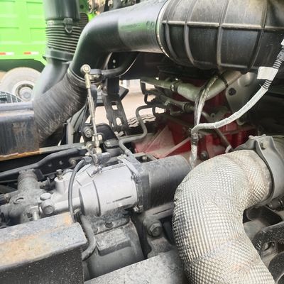 Disegno di pneumatici senza tubi 6X4 6.5m camion di scarico con 6 mesi di servizio post-vendita in Oman