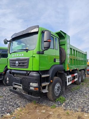 Chassis del camion da scarico Sinotruk dotato di condizionatore d'aria con potente motore diesel
