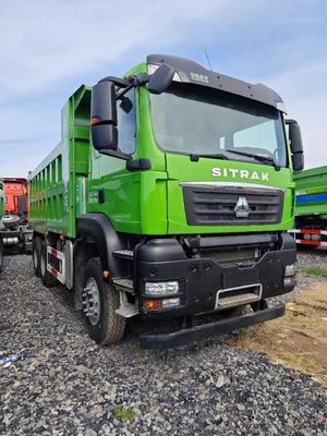 Chassis del camion da scarico Sinotruk dotato di condizionatore d'aria con potente motore diesel