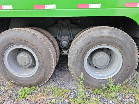 Chassis del camion da scarico Sinotruk dotato di condizionatore d'aria con potente motore diesel