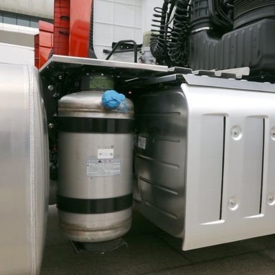 31-40t Sinotruk Sitrak T7 Shacman FAW Foton HOWO 6X4 Semi rimorchio testa di ribaltatore dumper carrello elettrico spazzatura carico carburante serbatoio di acqua miscelatore camion pesante trattore