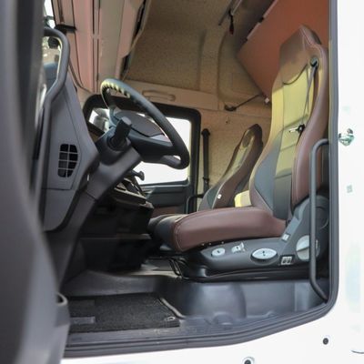 FAW Jiefang 6X4 J6p 370-550 HP Rembolatore Tractor Head Truck Costo di spedizione e tempi di consegna