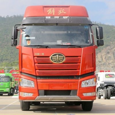 Sinotruk HOWO 450HP 6X4 Tractor Head Tractor Truck in Sudafrica