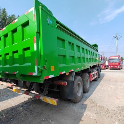 8.54m*2.55m*3.45m Dimensione del pneumatico Sinotruck Camion pesante per il trasporto