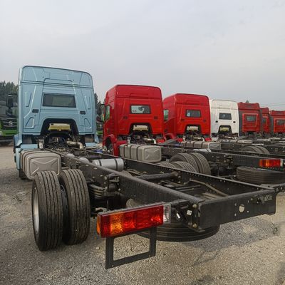 Cargo Box in acciaio al carbonio Diesel Tractor Truck per applicazioni pesanti in Asia centrale