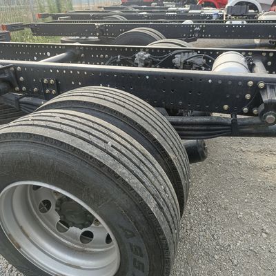 Cargo Box in acciaio al carbonio Diesel Tractor Truck per applicazioni pesanti in Asia centrale