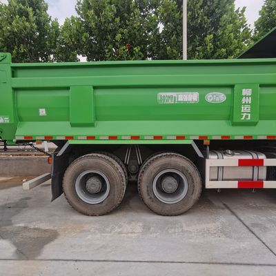 Camioneria dei rifiuti Sinotruk con telaio 6X4 con sistema di sterzo idraulico azionato