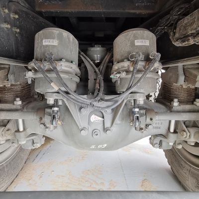 Camioneria dei rifiuti Sinotruk con telaio 6X4 con sistema di sterzo idraulico azionato