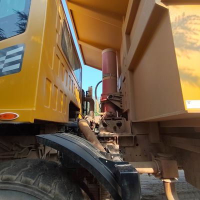 Sistema elettrico Batteria 2X12V/165ah Usato camion pesante di seconda mano HOWO 6×4 Dump Tipper