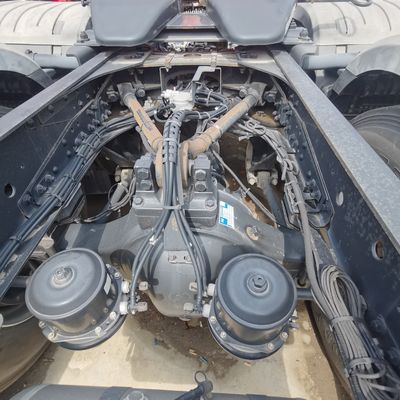 Chassis a scarico con sistema di sterzo idraulico azionato e capacità motore 4-6L