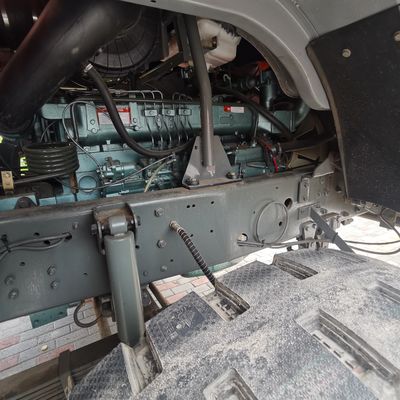 Sinotruk Chassis 6X4 Dump Truck con pneumatici e sterzo idraulico 351-450 hp