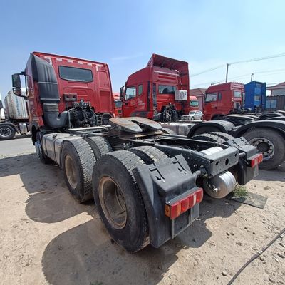 Red HOWO T7h 440 Modello di camion per il trasporto di merci pesanti all'interno di un semirimorchio trainante