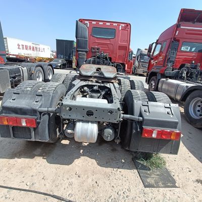 Red HOWO T7h 440 Modello di camion per il trasporto di merci pesanti all'interno di un semirimorchio trainante