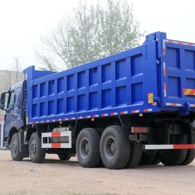 Trasporti di grande capacità di carico fatti possibili con il carrello e il semirimorchio Shacman