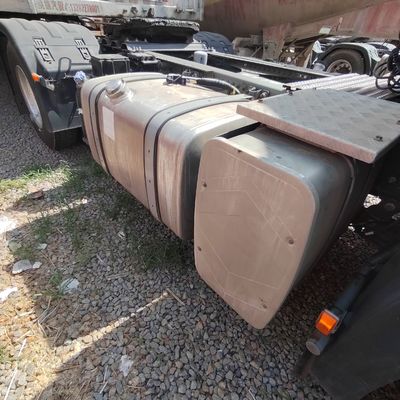 10 Camioni a ruote e camion da trasporto con peso lordo di 7500.000 kg