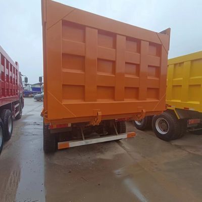 Trasmissione manuale Sinotruk HOWO 6X4 camion pesante con sistema di sterzo idraulico