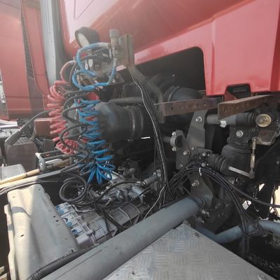 Capacità di carico di 30 t Tipo di trasmissione manuale Pesante Sinotruk Chassis Tipper Truck