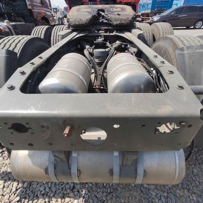 Capacità di carico di 30 t Tipo di trasmissione manuale Pesante Sinotruk Chassis Tipper Truck