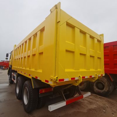 6X4 Off-Road Dump Truck Sinotruck Heavy Duty Hauler Truck con scatola di carico in acciaio al carbonio