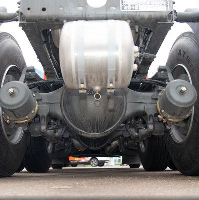 Avanguardato 31-40t capacità di carico sospensione aerea sedile camion trattore con serbatoio di carburante 1000L