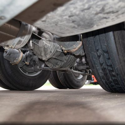 Sedile a sospensione pneumatica e serbatoio di carburante da 600L combinazione perfetta per trainare semirimorchio