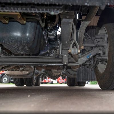 Sedile a sospensione pneumatica e serbatoio di carburante da 600L combinazione perfetta per trainare semirimorchio