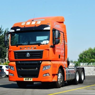 Camionetti Shacman con cisterna da 400 litri e sospensione ad aria