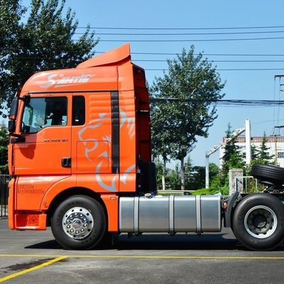 Sedi con sospensione a pneumatici equipaggiato HOWO CNG per il trasporto di semirimorchi