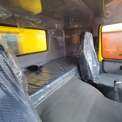 Dumping industriale con camion pesante 6X4 Sinotruck Trucker e sterzo idraulico