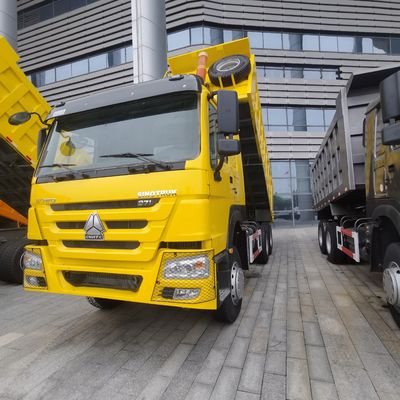 Capacità di carico 30 t Sinotruck Trasporto di autocarri usati con servizio post-vendita di 6 mesi